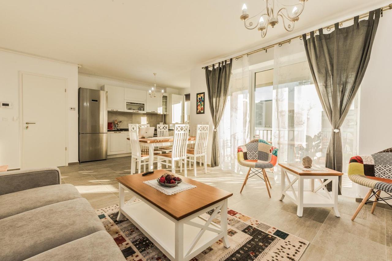 Elegant Sophia'S Apartment Брашов Экстерьер фото